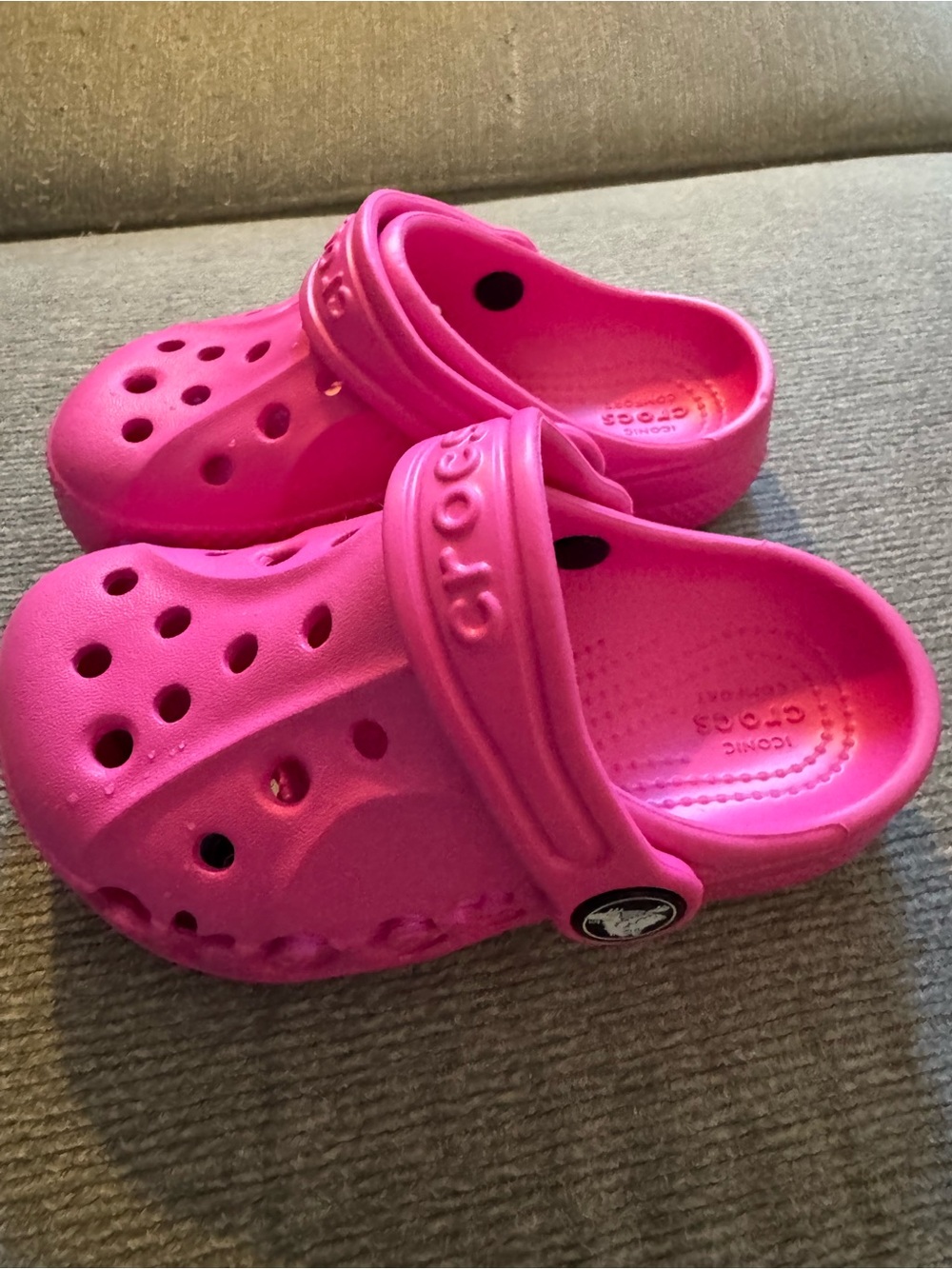 CROCS Kids Classic Clog in Hot Pink